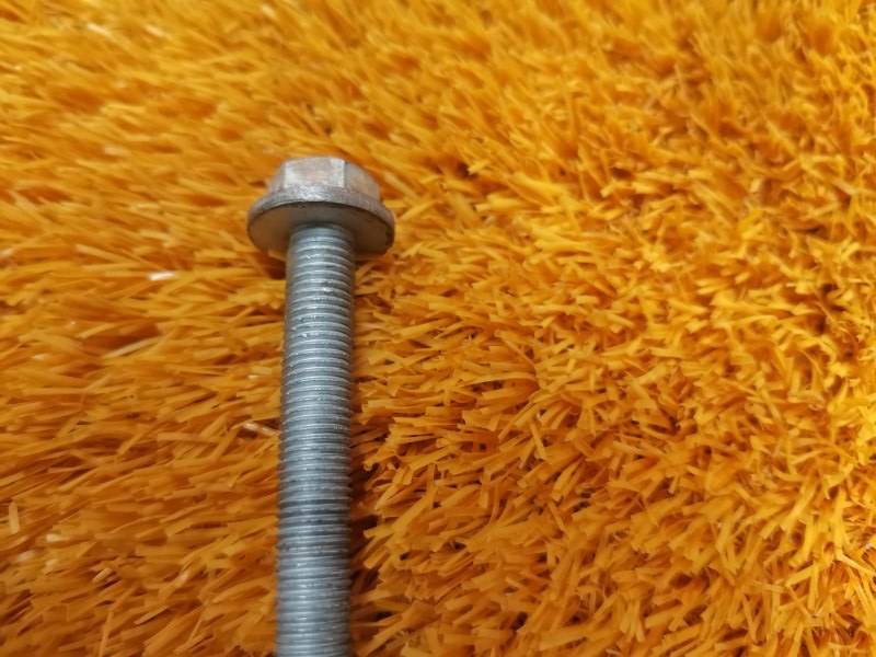 болт подвески, 100 рублей, Красноярск