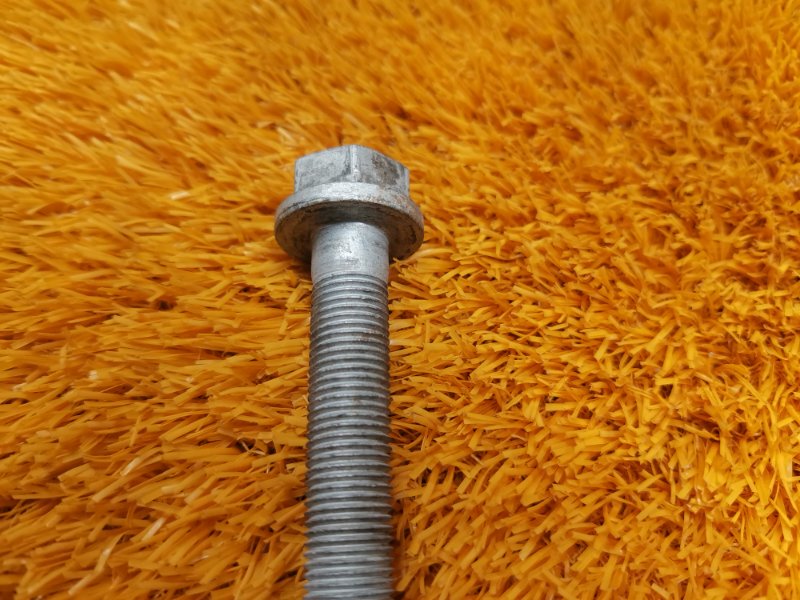 болт подвески, 100 рублей, Красноярск