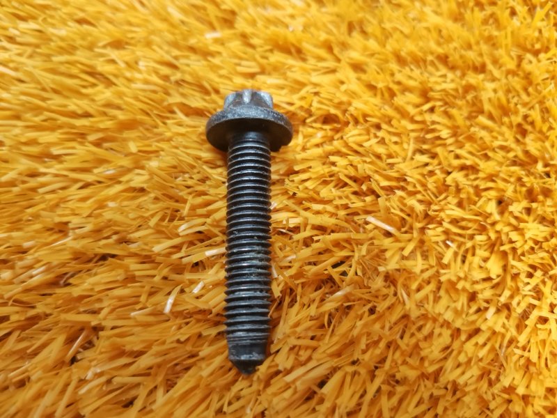 болт подвески, 50 рублей, Красноярск