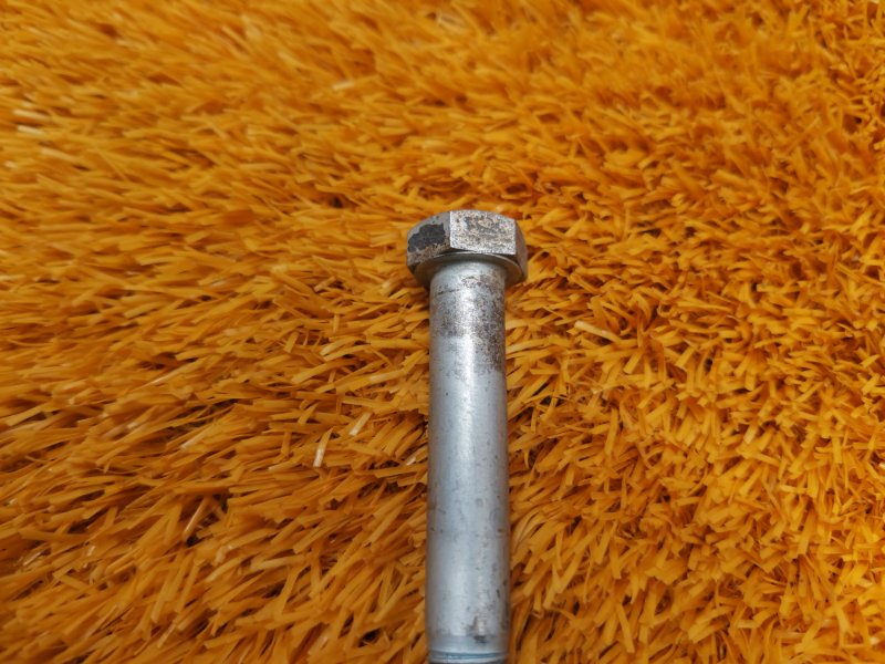 болт подвески, 100 рублей, Красноярск