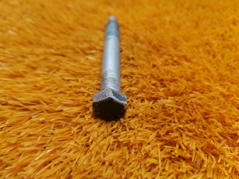 болт подвески, 100 рублей, Красноярск