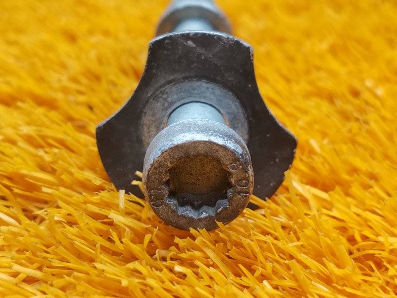 болт подвески, 200 рублей, Красноярск