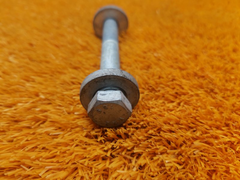 болт подвески, 200 рублей, Красноярск