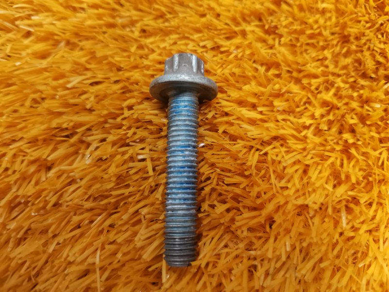 болт подвески, 50 рублей, Красноярск