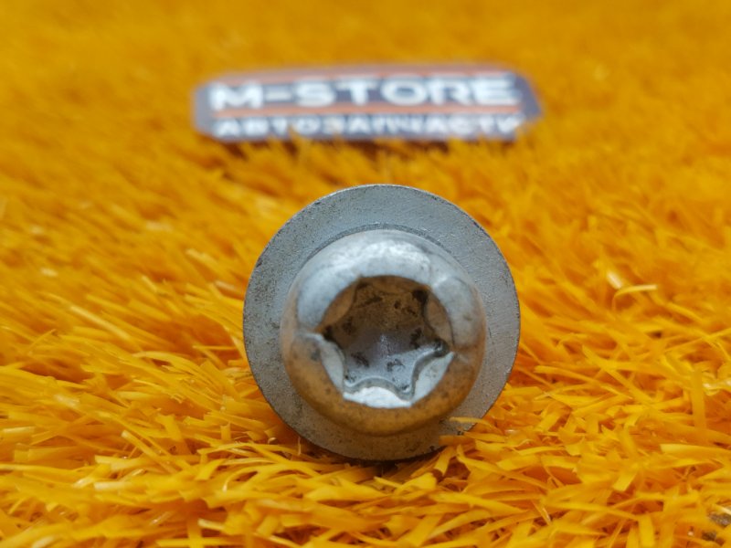 болт подвески, 50 рублей, Красноярск