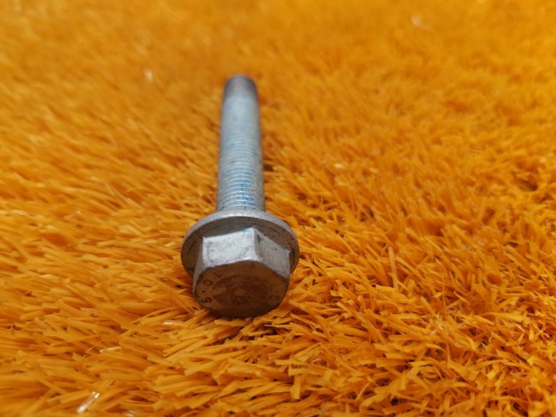 болт подвески, 100 рублей, Красноярск