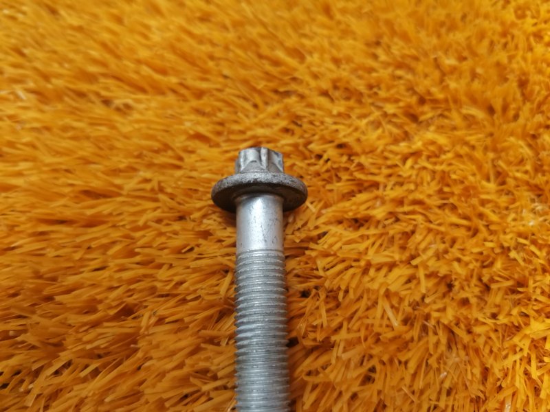 болт подвески, 100 рублей, Красноярск