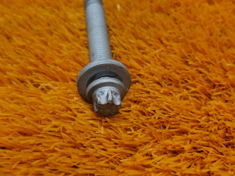 болт подвески, 100 рублей, Красноярск