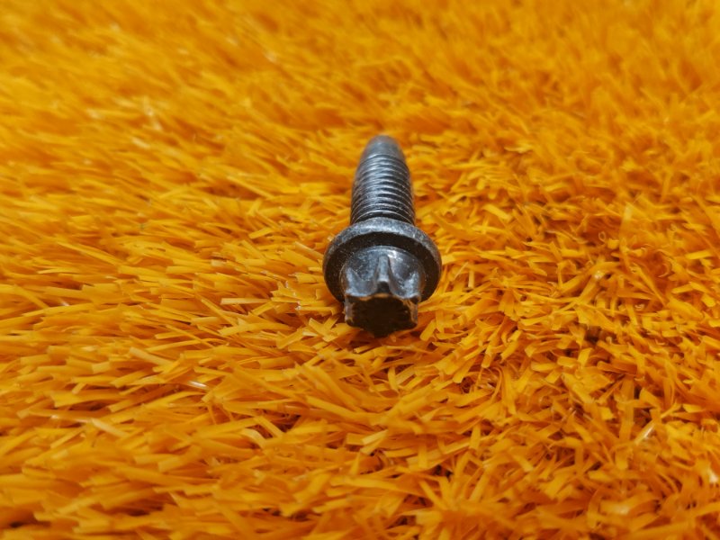 болт подвески, 50 рублей, Красноярск