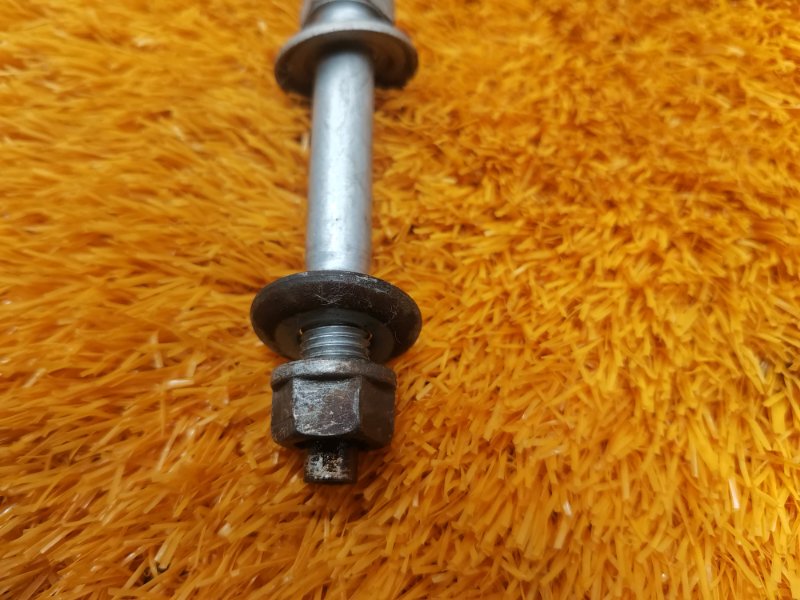 болт подвески, 200 рублей, Красноярск