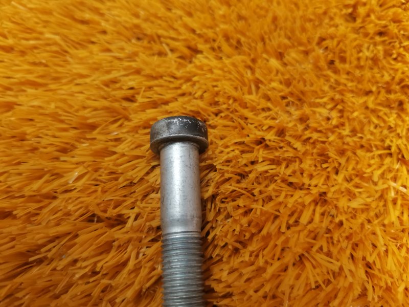 болт подвески, 100 рублей, Красноярск