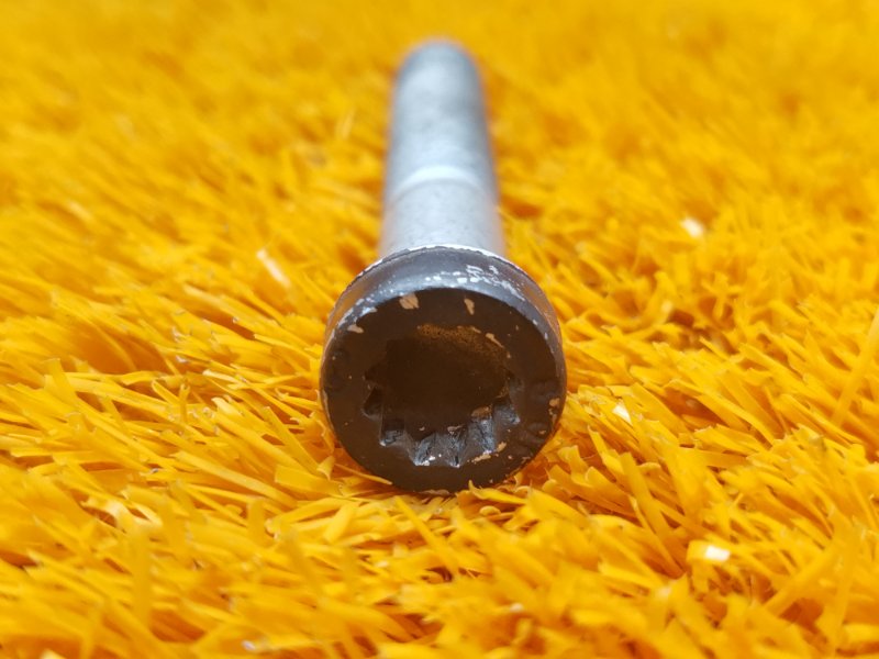 болт подвески, 100 рублей, Красноярск