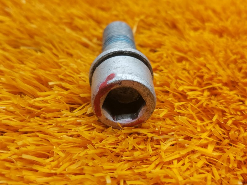 болт подвески, 100 рублей, Красноярск