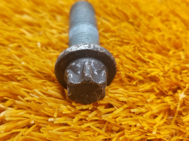 болт подвески, 100 рублей, Красноярск