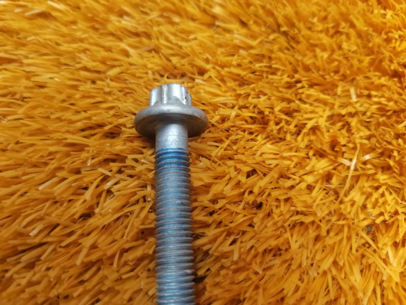 болт подвески, 50 рублей, Красноярск