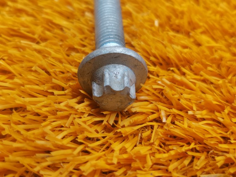 болт подвески, 50 рублей, Красноярск