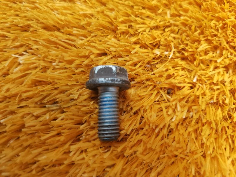 болт подвески, 50 рублей, Красноярск