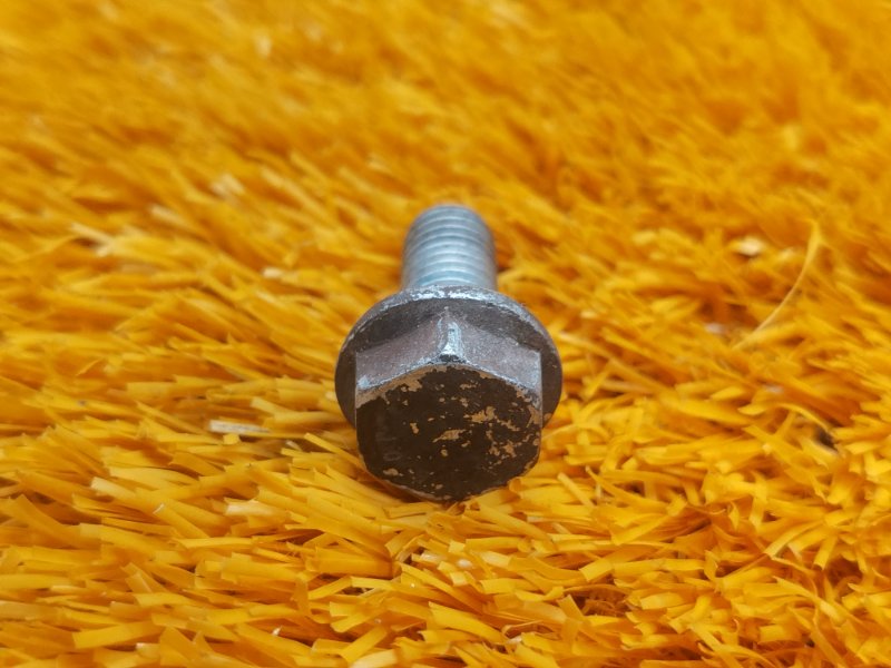 болт подвески, 50 рублей, Красноярск