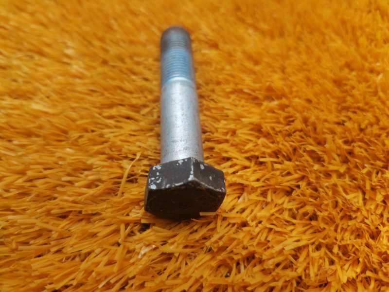 болт подвески, 100 рублей, Красноярск