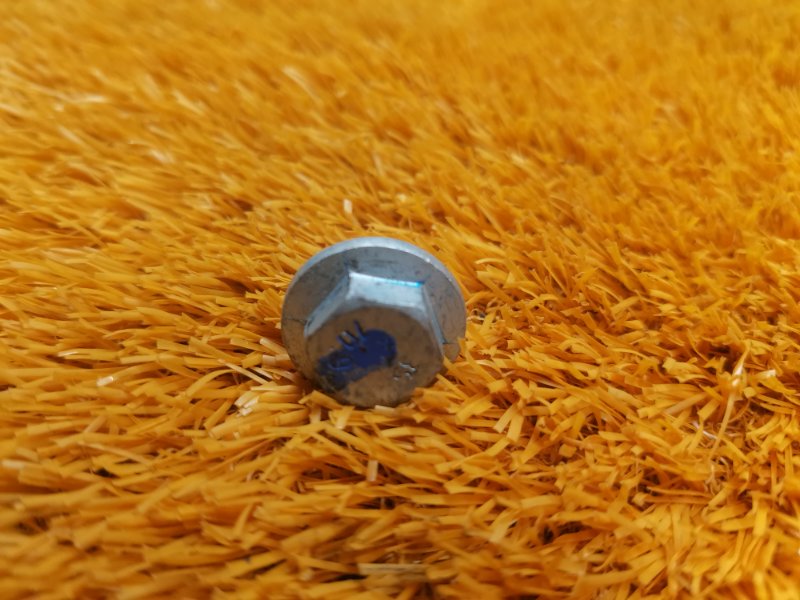 болт подвески, 50 рублей, Красноярск