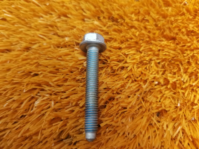 болт подвески, 50 рублей, Красноярск