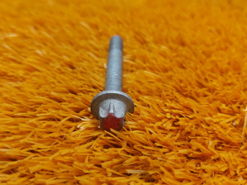 болт подвески, 50 рублей, Красноярск