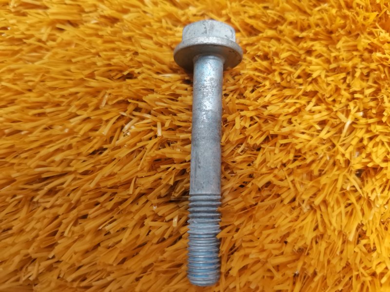 болт подвески, 50 рублей, Красноярск