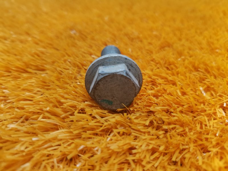 болт подвески, 50 рублей, Красноярск