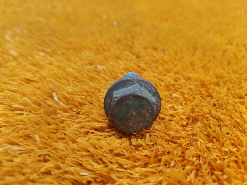 болт подвески, 50 рублей, Красноярск