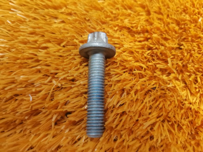 болт подвески, 50 рублей, Красноярск