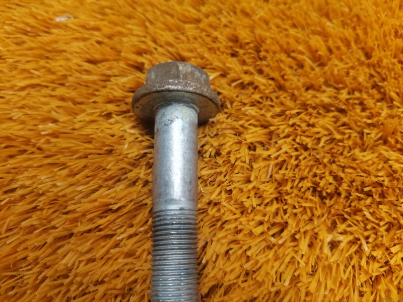 болт подвески, 200 рублей, Красноярск