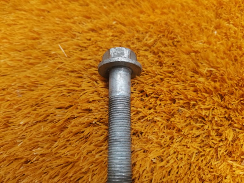 болт подвески, 200 рублей, Красноярск