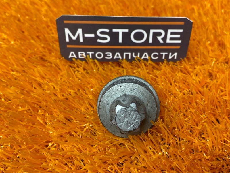 болт подвески, 50 рублей, Красноярск