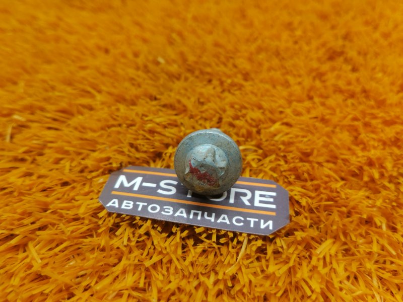 болт подвески, 50 рублей, Красноярск