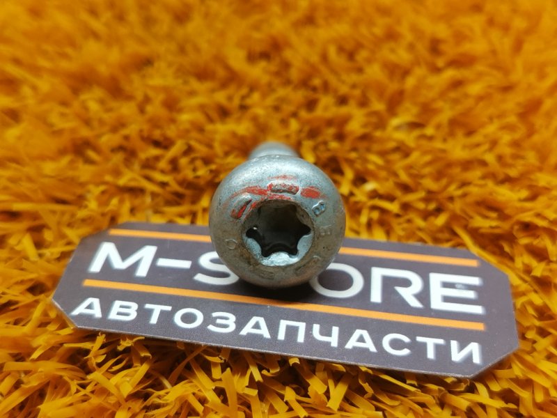 болт подвески, 50 рублей, Красноярск