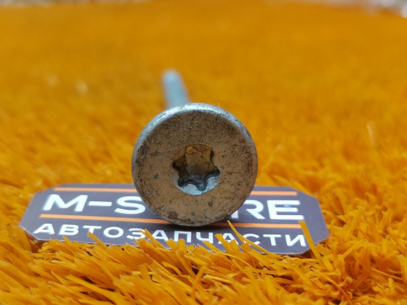 болт подвески, 50 рублей, Красноярск