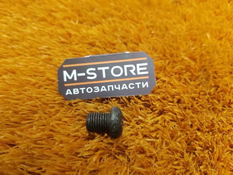 болт подвески, 50 рублей, Красноярск