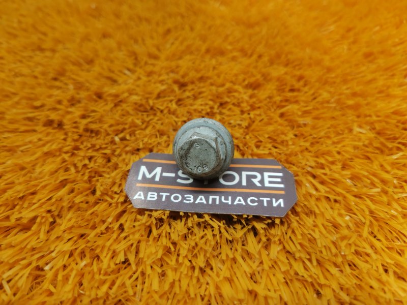 болт подвески, 50 рублей, Красноярск