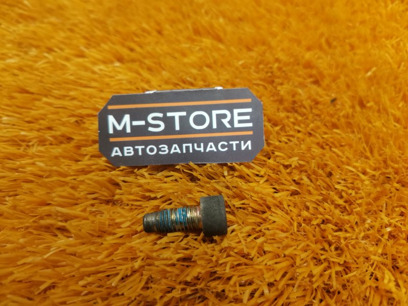 болт подвески, 50 рублей, Красноярск