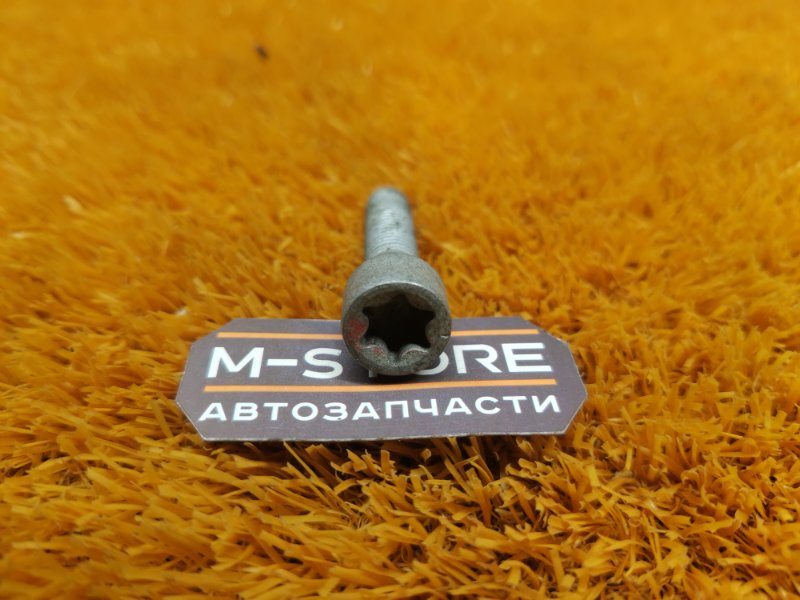 болт подвески, 50 рублей, Красноярск