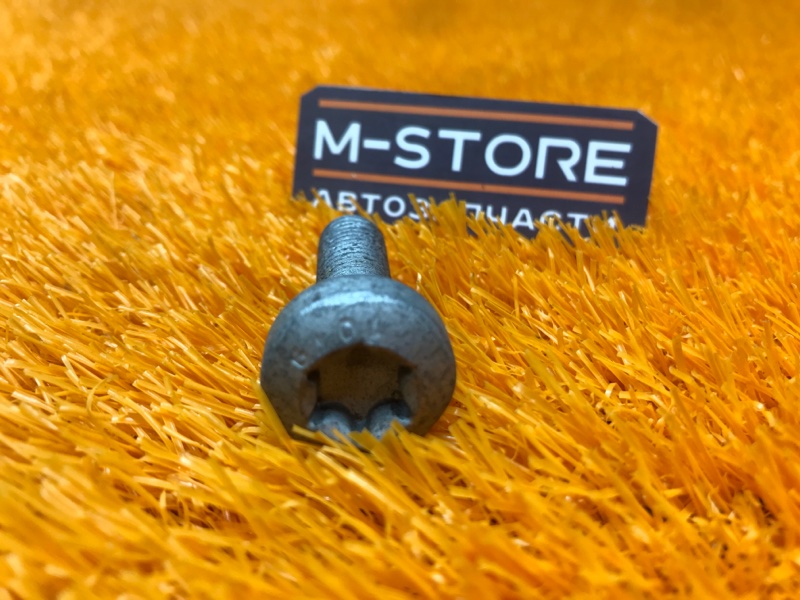 болт подвески, 50 рублей, Красноярск