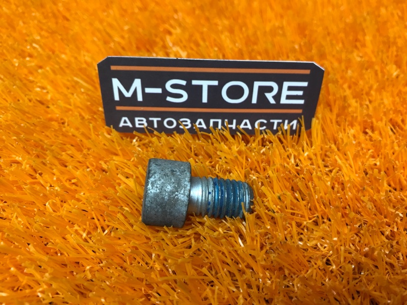 болт подвески, 50 рублей, Красноярск