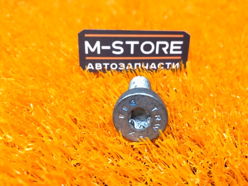 болт подвески, 50 рублей, Красноярск