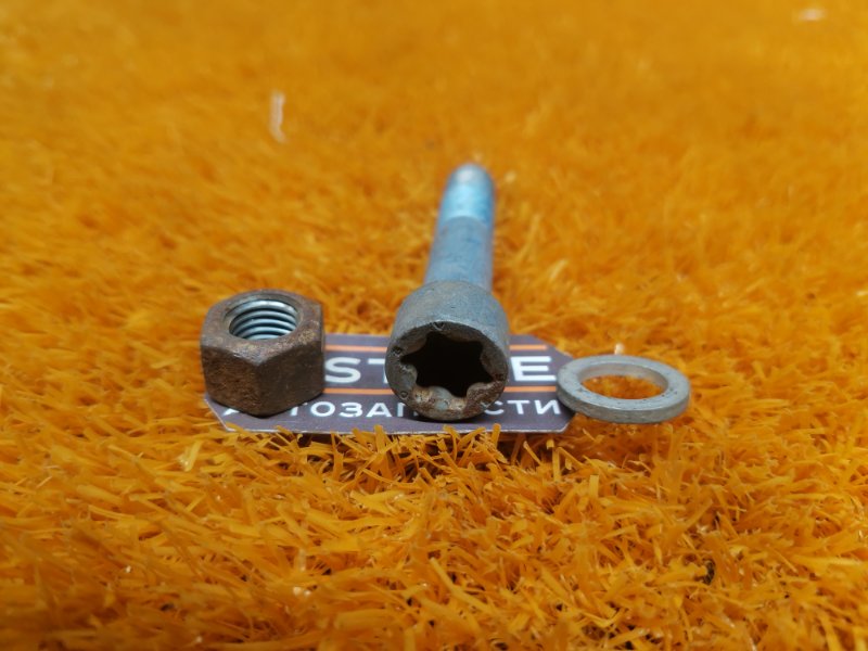 болт подвески, 200 рублей, Красноярск