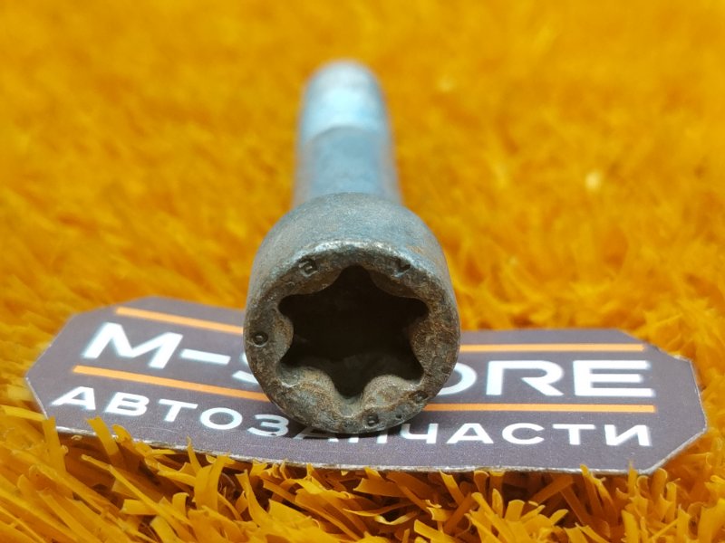 болт подвески, 100 рублей, Красноярск