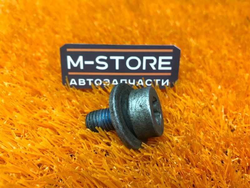 болт подвески, 50 рублей, Красноярск