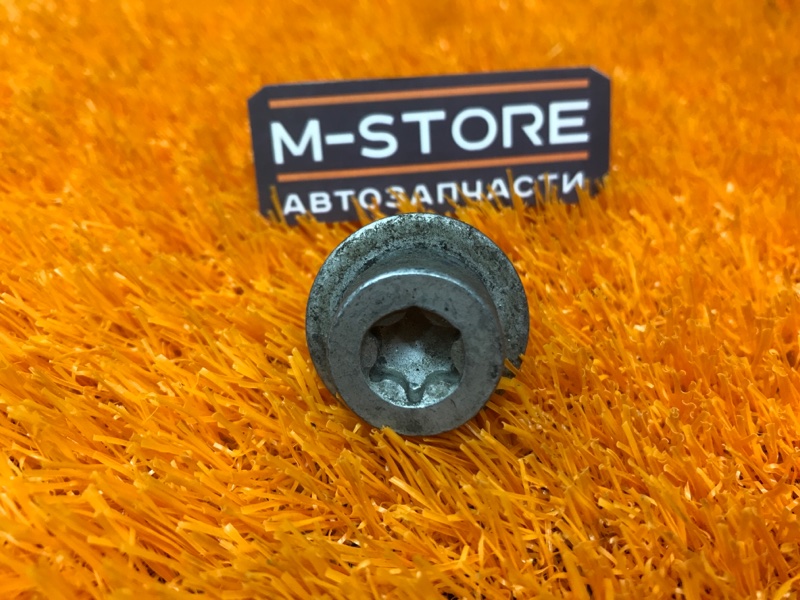 болт подвески, 50 рублей, Красноярск