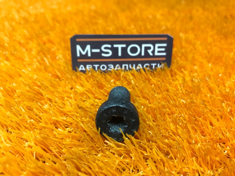 болт подвески, 50 рублей, Красноярск