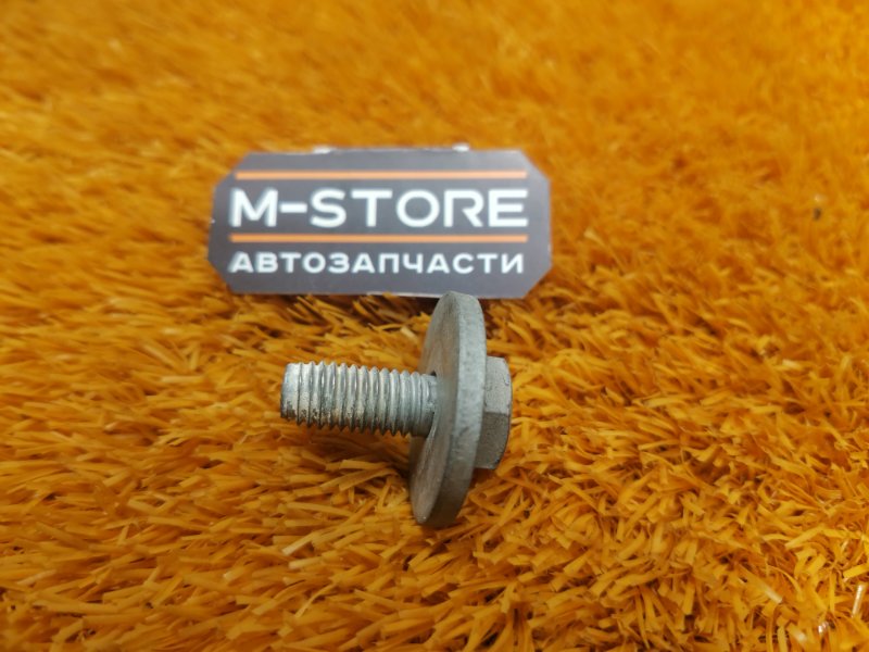 болт подвески, 50 рублей, Красноярск