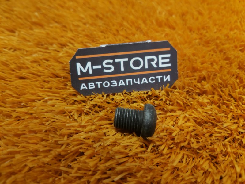 болт подвески, 50 рублей, Красноярск